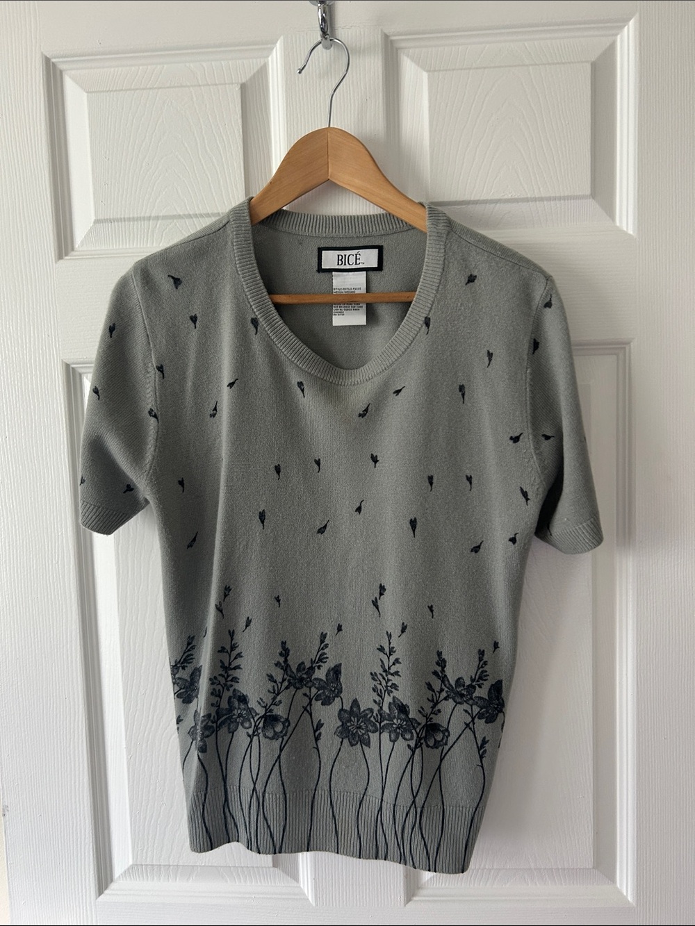 BICÉ Light Gray Knit Top with Crew Neck
